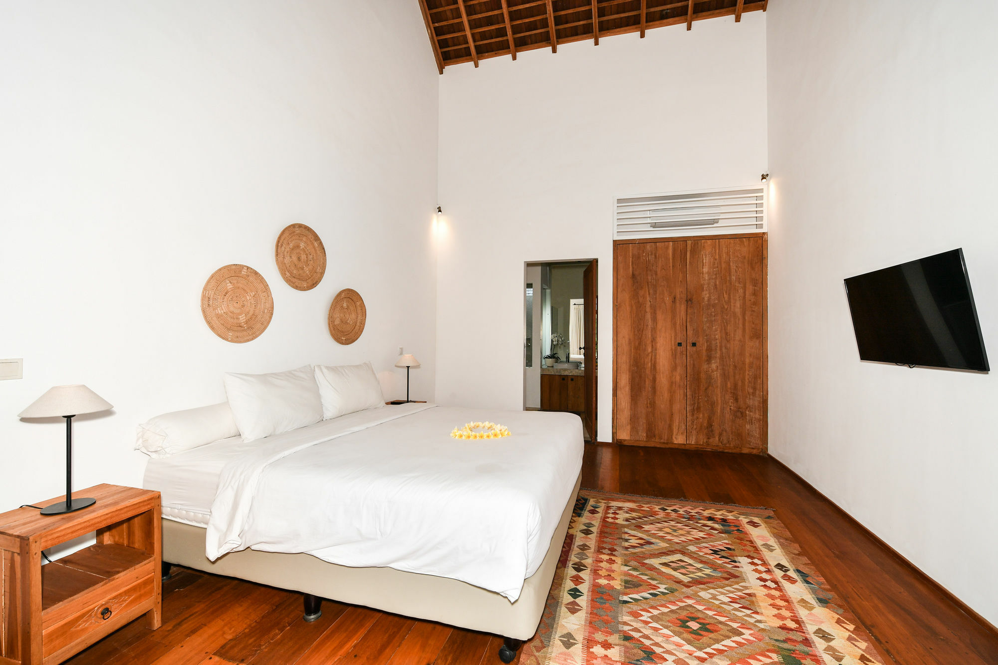 Lala Villa *
